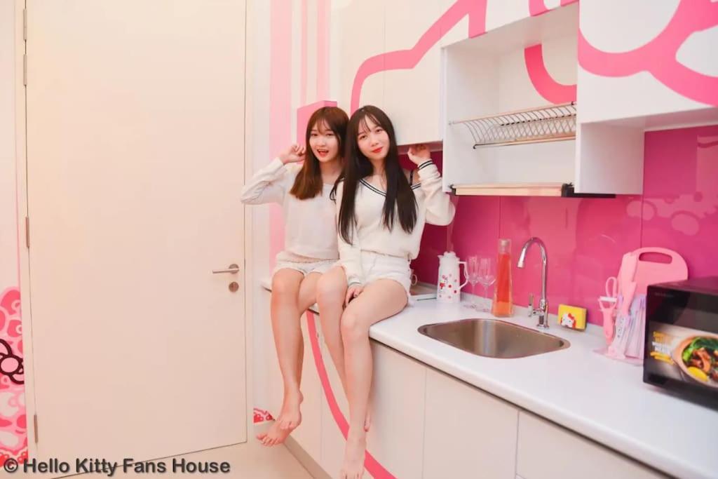 Appartamento Play At Hello Kitty Kawaii Fun House Kuala Lumpur Esterno foto